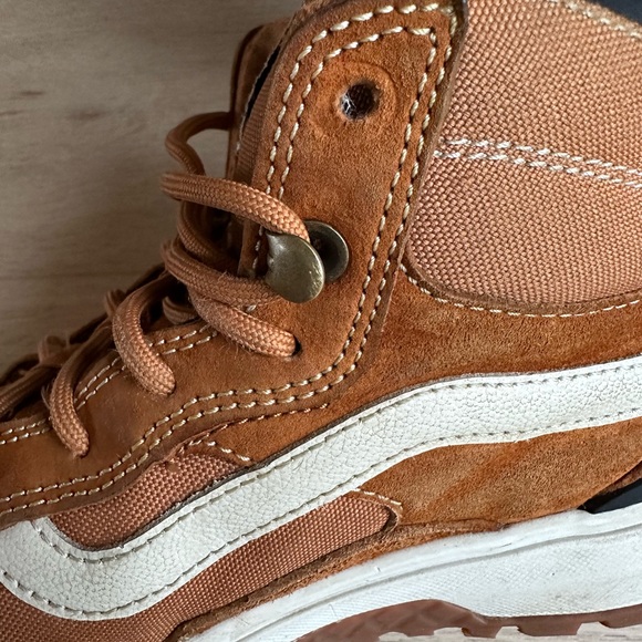 Vans Ultra Range Exo Hi Mte, size 7 mens/8.5 womens, warm, winter shoe - Picture 5 of 6